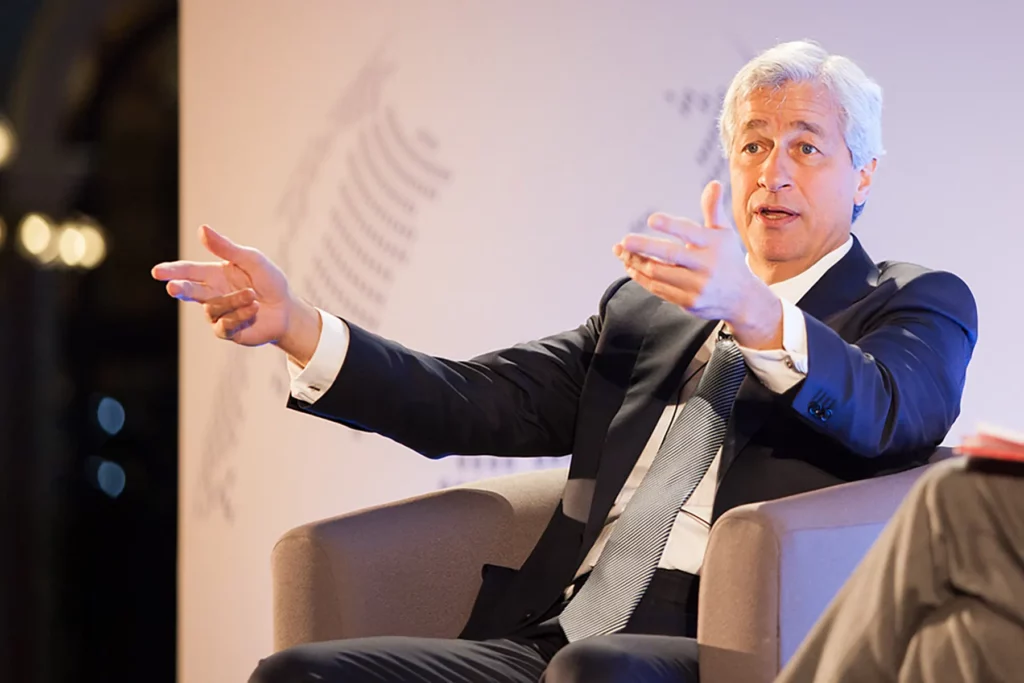 Jamie Dimon, PDG de JPMorgan, lors d'un événement corporate à Paris