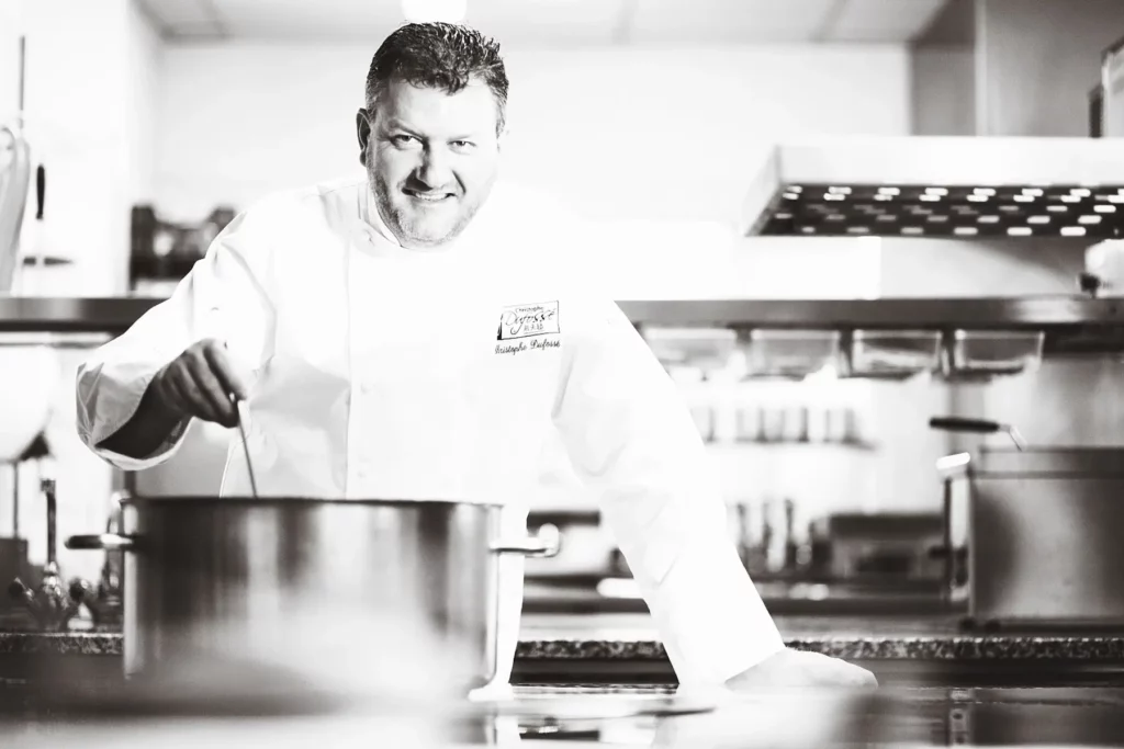 Le chef Christophe Dufossé en cuisine, reportage métier
