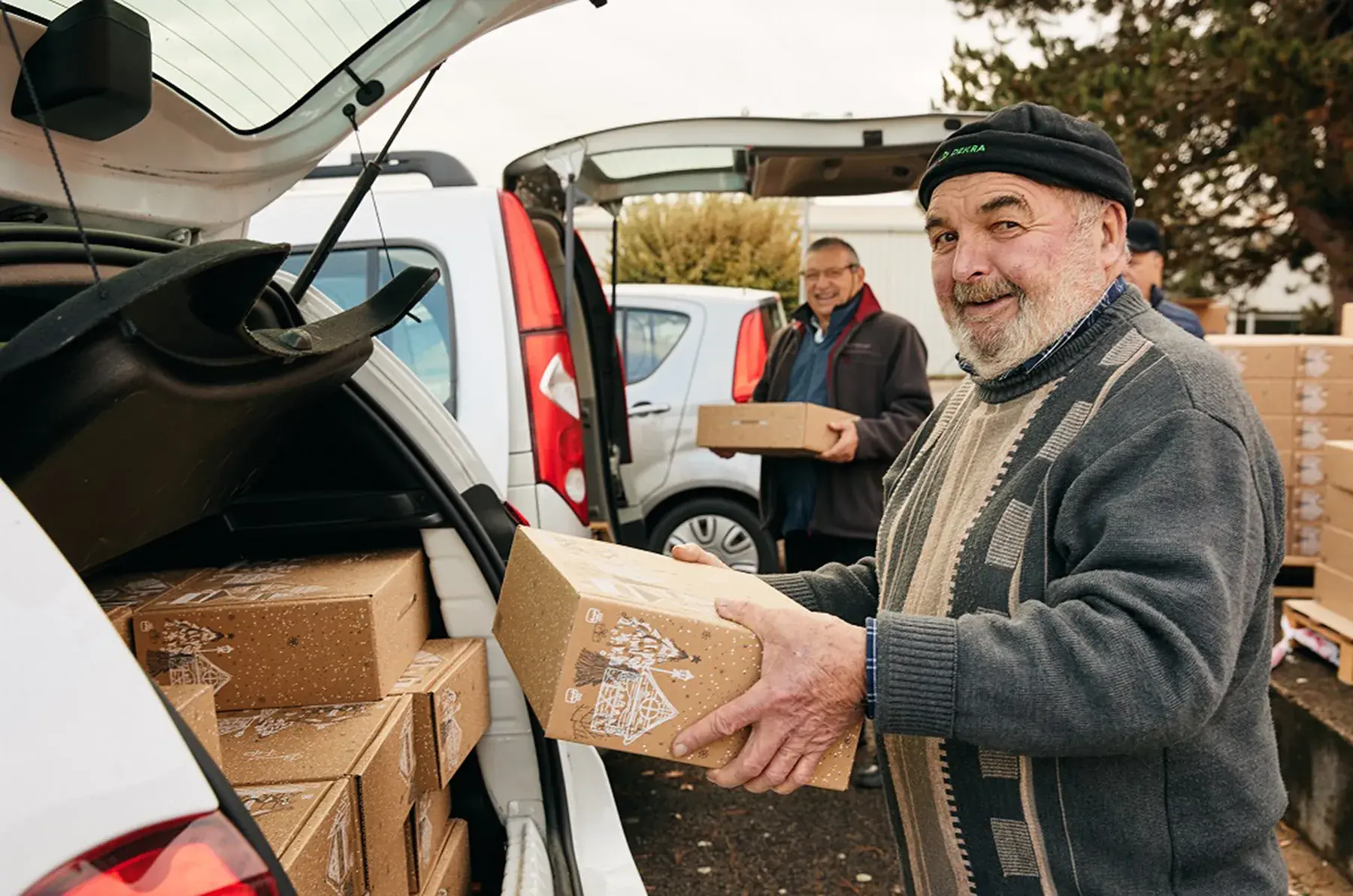 Photographie solidaire Limoges : distribution de cadeaux réseau solidaire.
