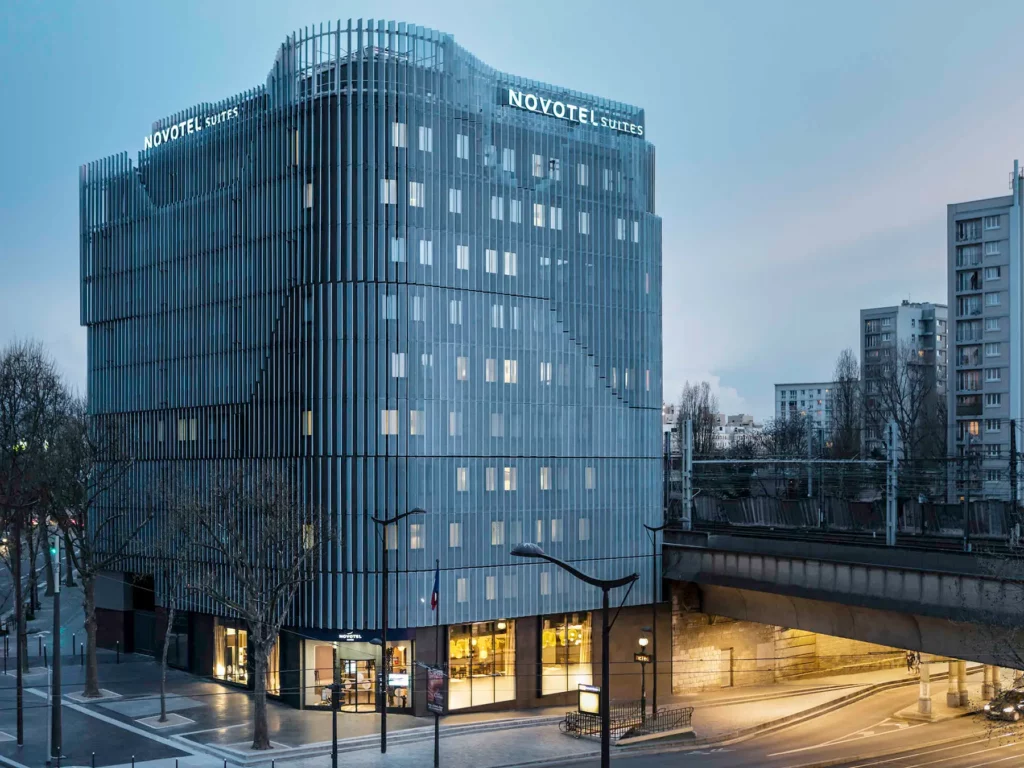 Architecture de l'hôtel Novotel Suites Paris Expo Porte de Versailles