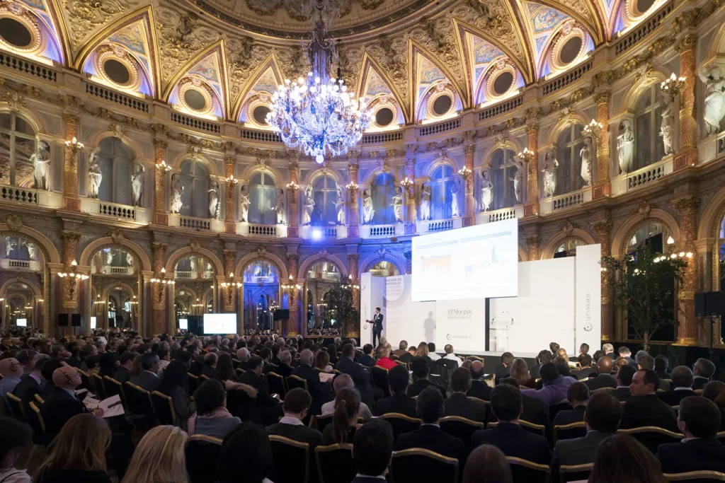 Reportage événementiel de la conférence JPMorgan à l'Hôtel Intercontinental Paris.