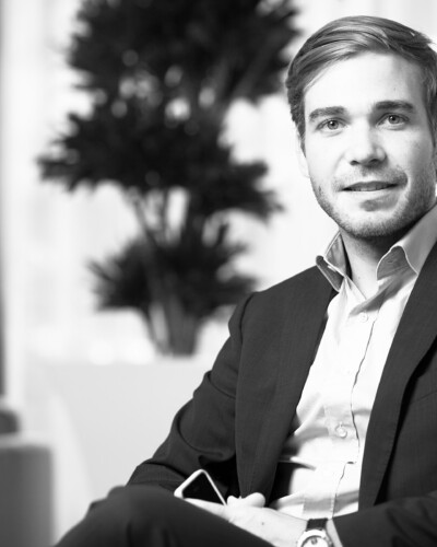 Portrait corporate women in business – Accor